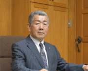 坂祝町長の柴山佳也(しばやま よしや)の写真です